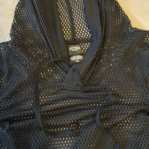 Victoria’s Secret Sport 
Mesh Hoodie. Black
Drawstring bottom.